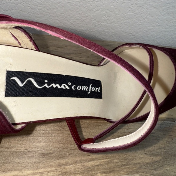 Nina Burgundy Silk Dress Shoe 7 M - Picture 9 of 12